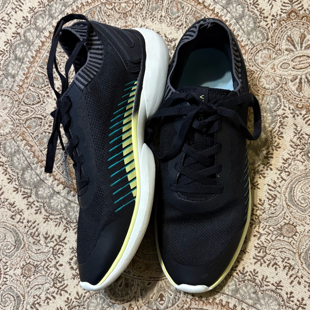 Vionic Embolden Black Knit Sneakers